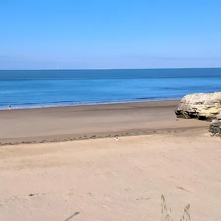 Le Garden 250 M Du Chay * Royan