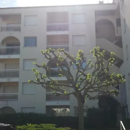 Le Garden 250 M Du Chay شقة