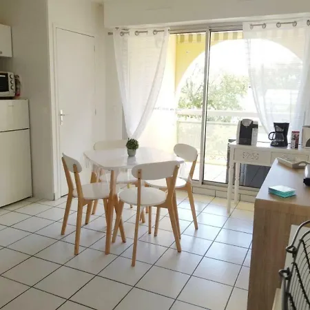 Le Garden 250 M Du Chay Apartment Royan