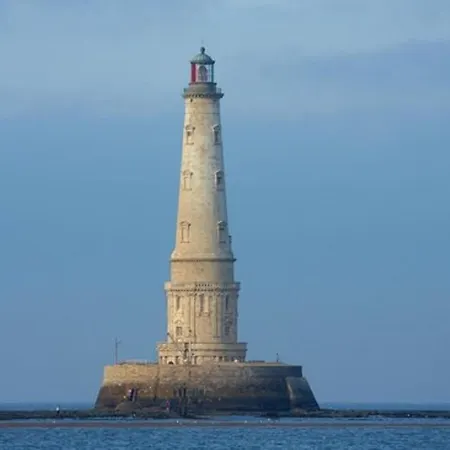 Le Garden 250 M Du Chay * رويا